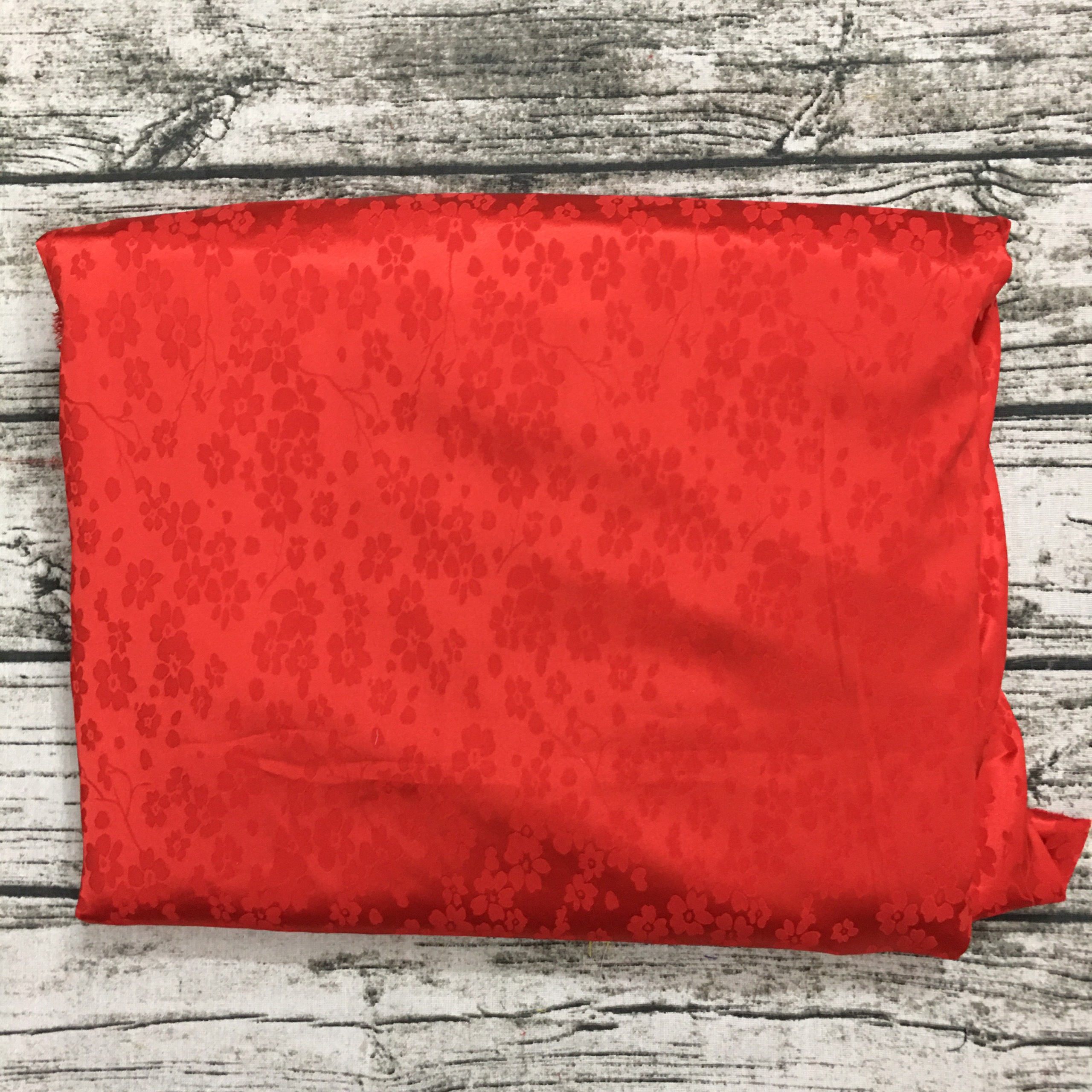 Vải gấm may áo dài, áo bà ba