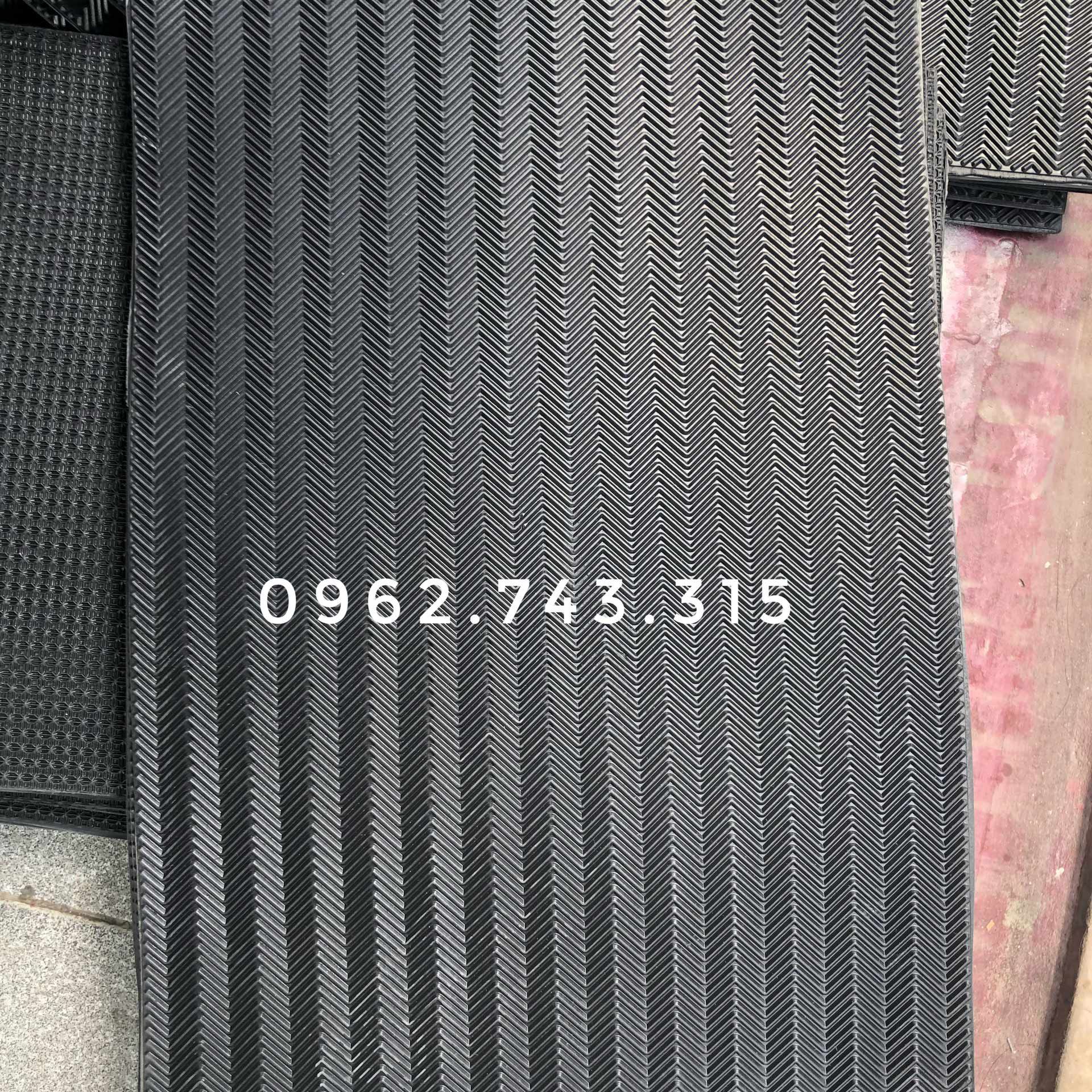 Tấm cao su khổ 40x60cm dán đế giày dép, dày 3-4mm