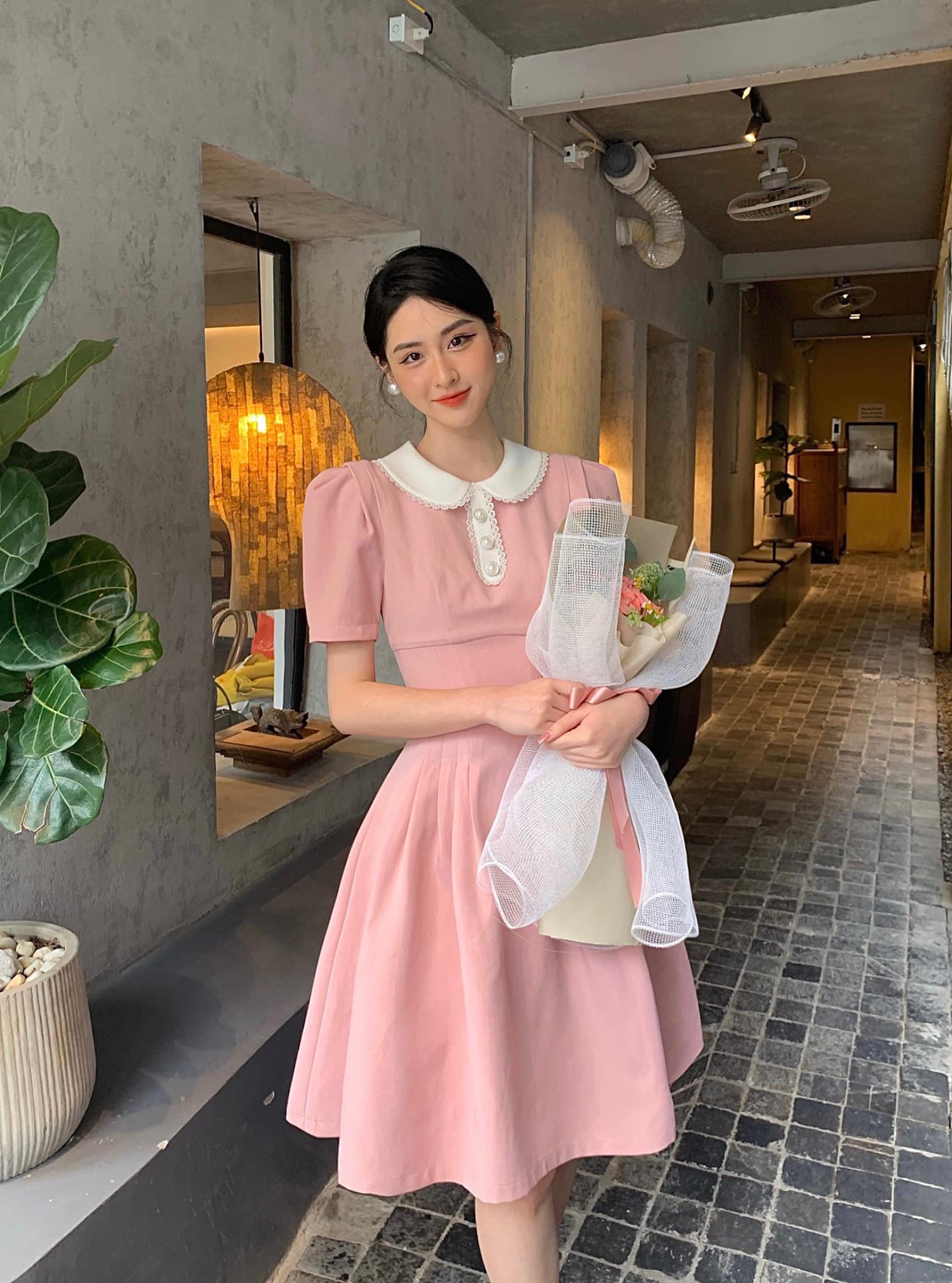 Đầm xoè cổ ren