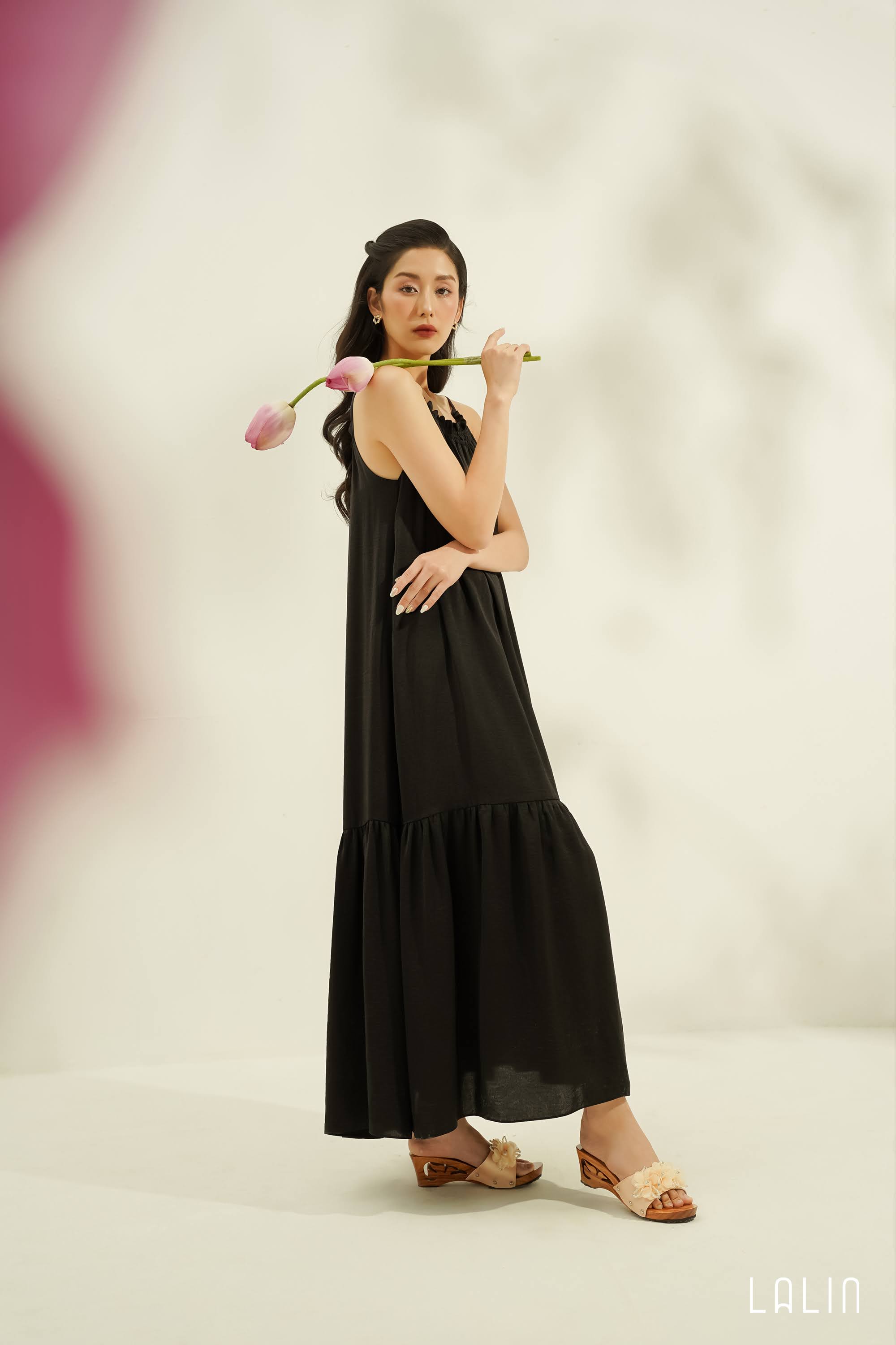 Đầm maxi nữ Lalin chất lụa hai dây dáng xuông đuôi cá Lamy