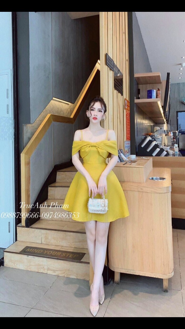 Đâm hai dây đính nơ ngưc cực xinh