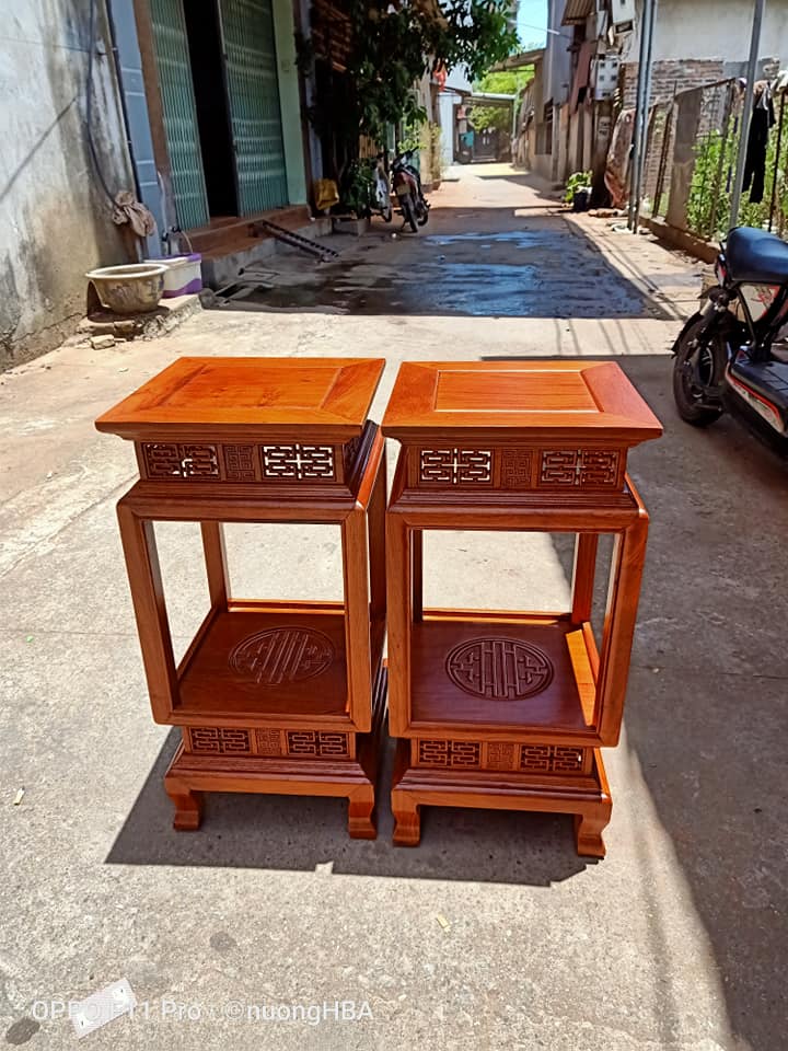 Đôn đèn gỗ hương đỏ Nam Phi (cao 60 cm, mặt 30 x 30 cm)