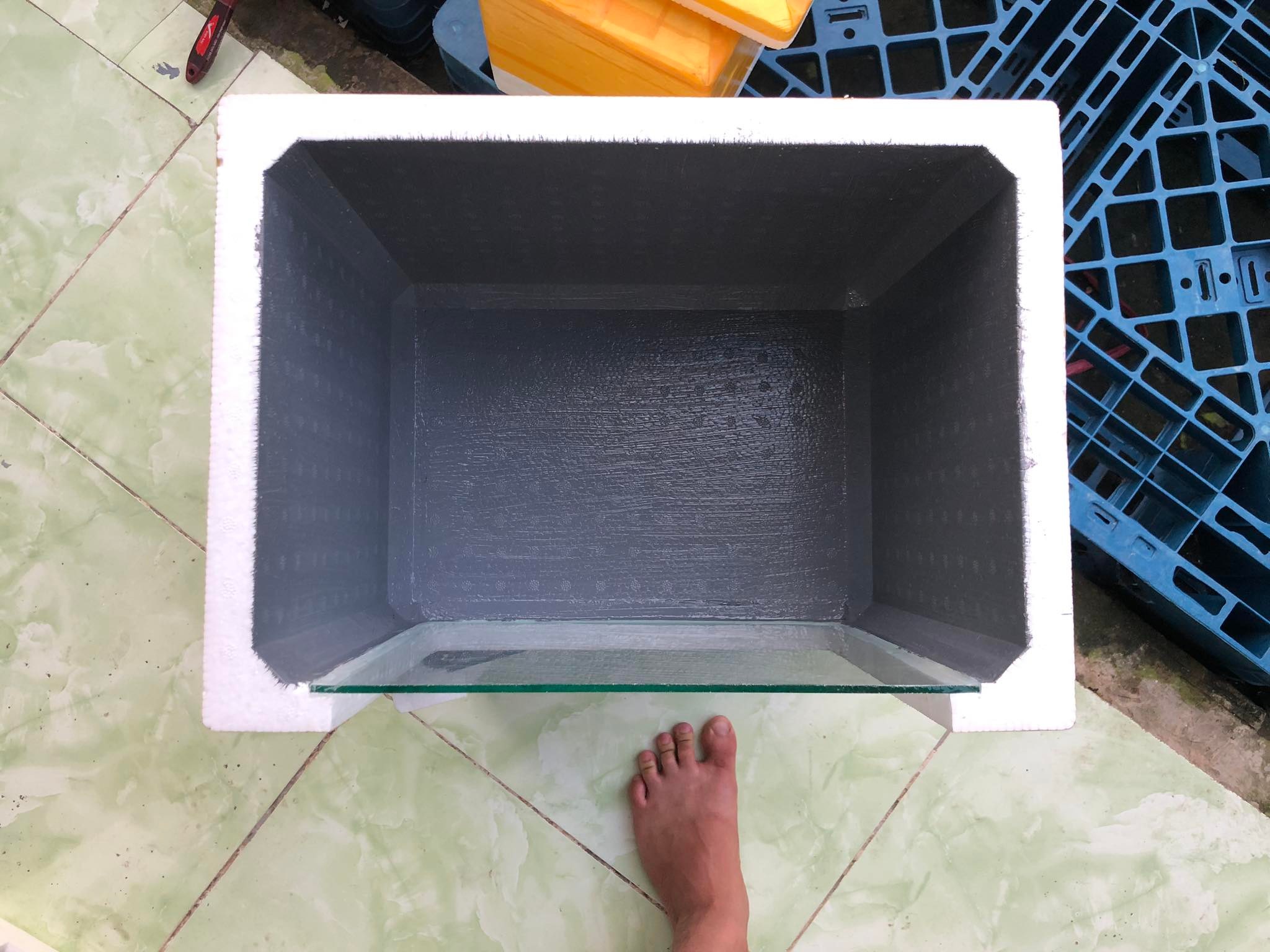 THÙNG XỐP ỐP KÍNH CÓ ĐÈN (40X30X30)