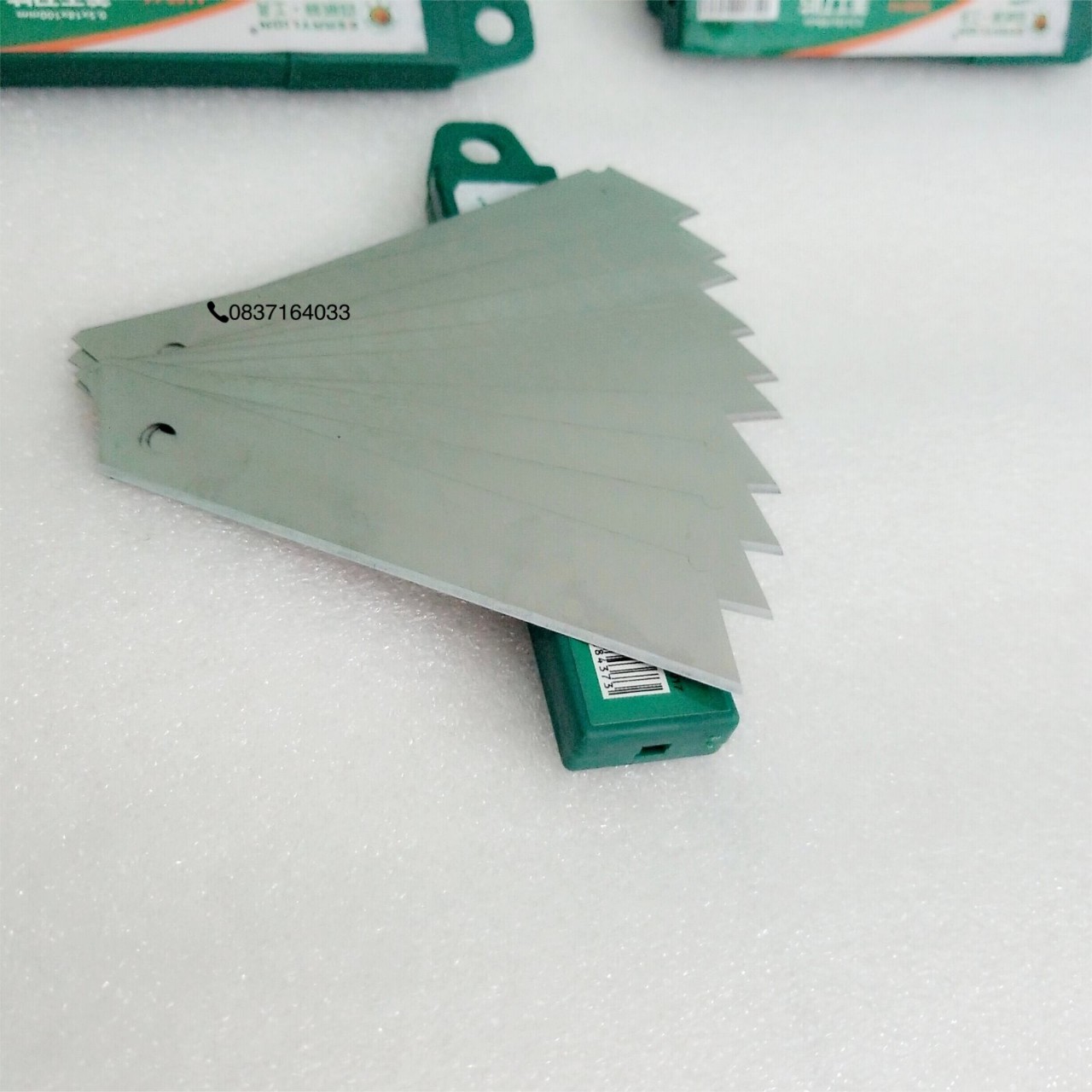 Lưỡi dao rọc giấy  Berrylion (hộp 20 vỉ, 1 vỉ 10 lưỡi )