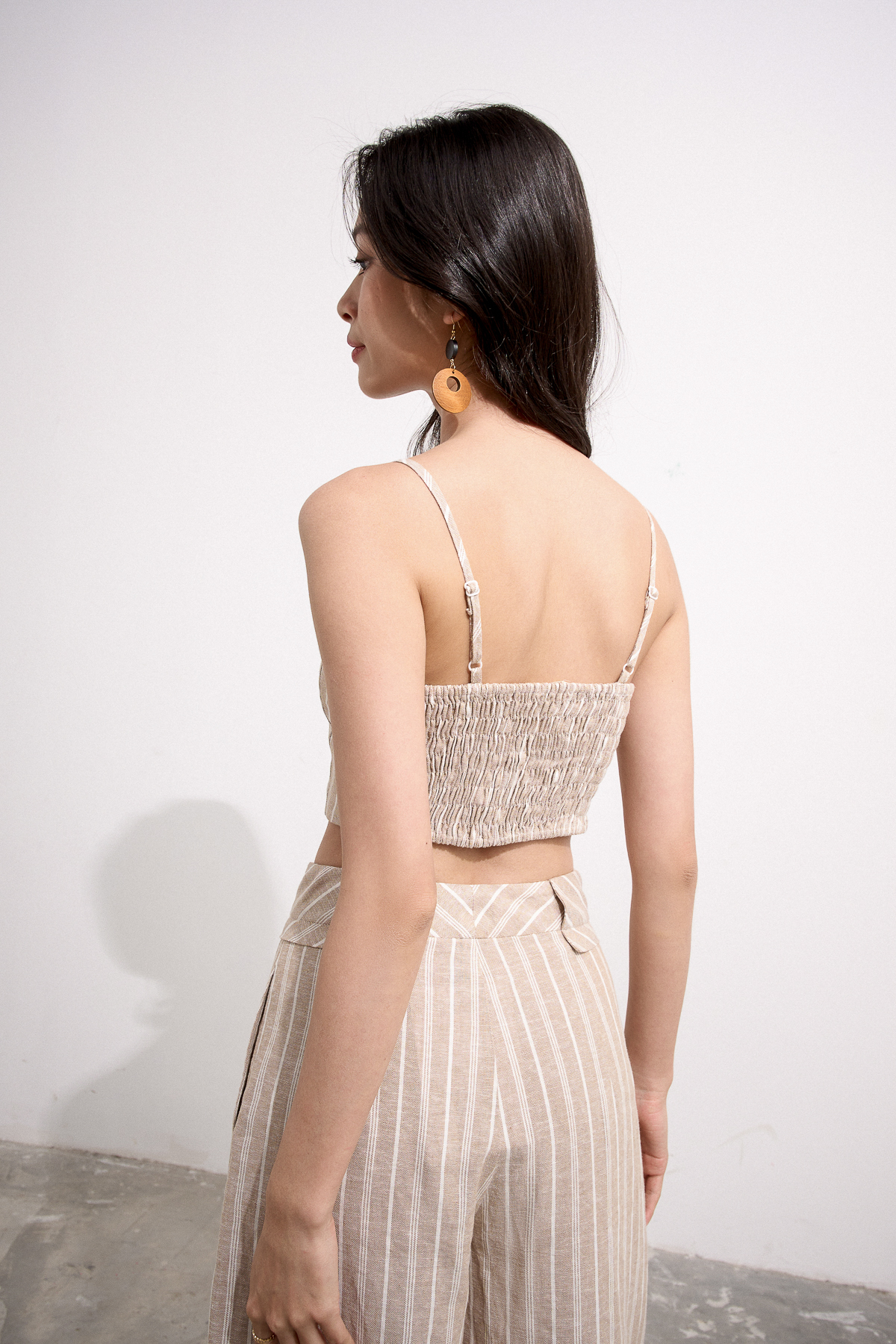 [NHẬP MÃ NOVFALAZSOCIAL02 GIẢM 40K ĐƠN 199K  ] Bộ croptop MAYBI quần dài chất cát,line