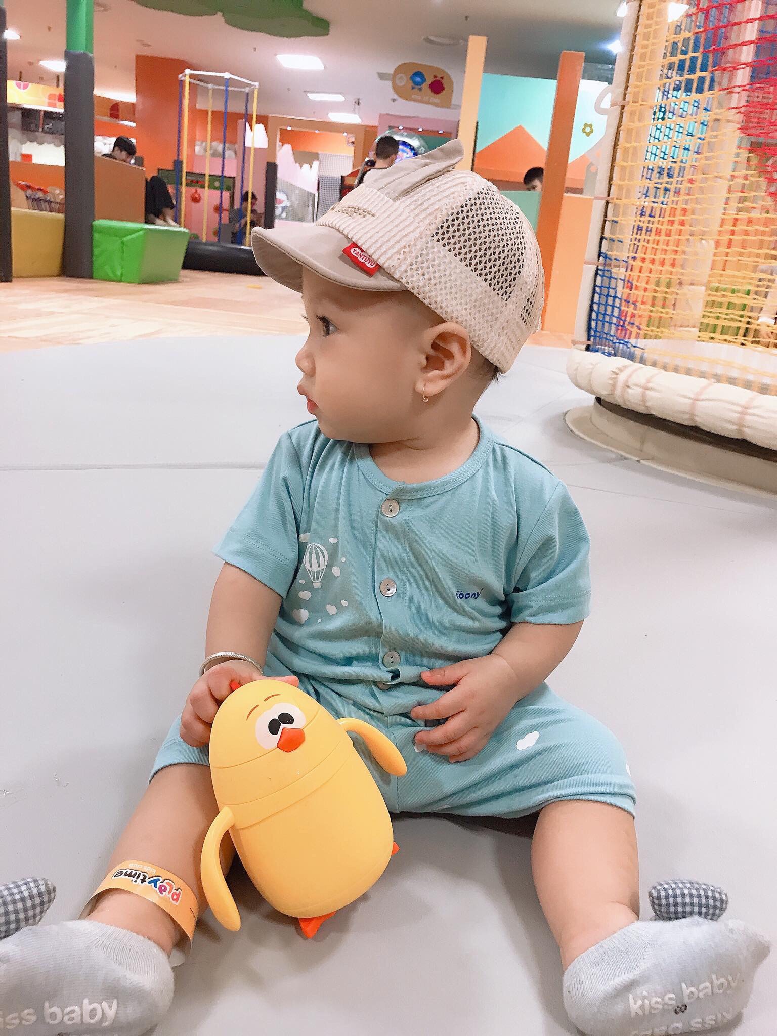 Bình uống nước trẻ em siêu dễ thương