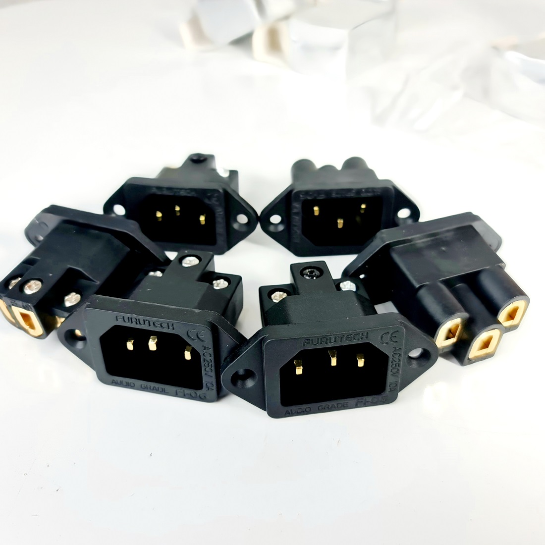 Jack nguồn audio Furutech FI 06 cao cấp.