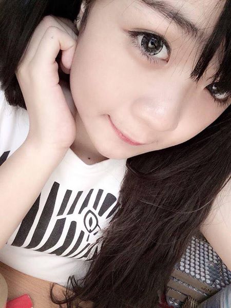 Lens mắt - Kính áp tròng màu xám đen ( lens sử dụng 1 năm) được chọn  mẫu lens cận và lens 0 độ có đủ size