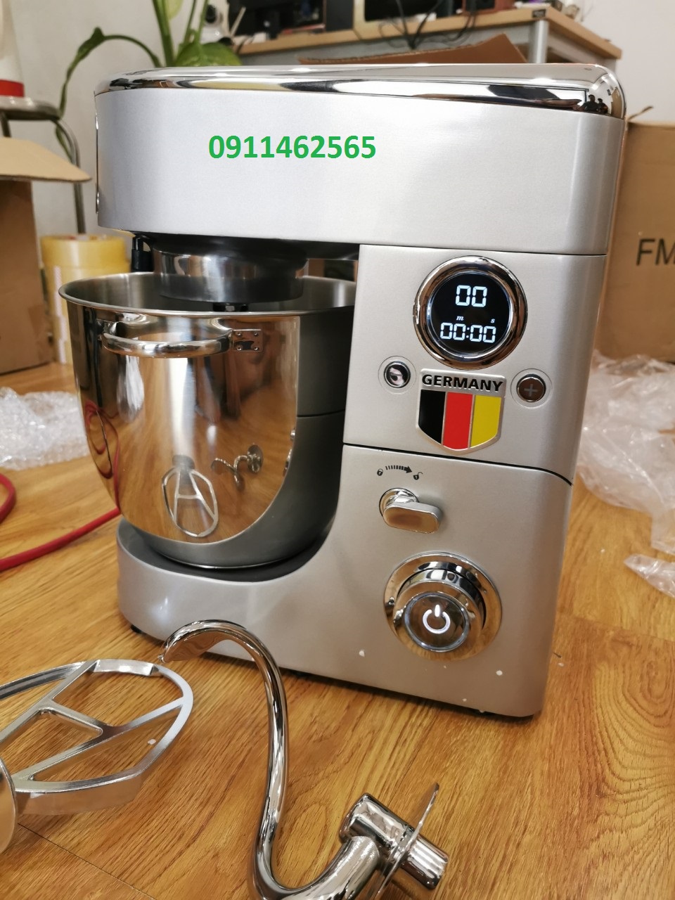 máy trộn bột đánh trứng 7 lít công suất 1500w cao cấp