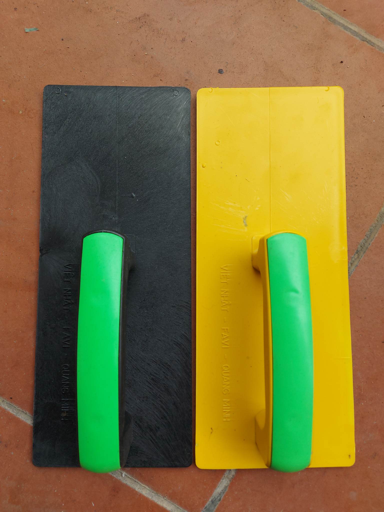 Bàn xoa xây dựng