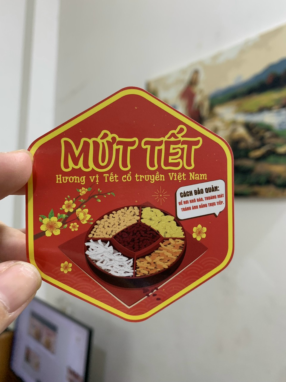 55 tem dán lục giác 7*8cm "MỨT TẾT" - Lục giác