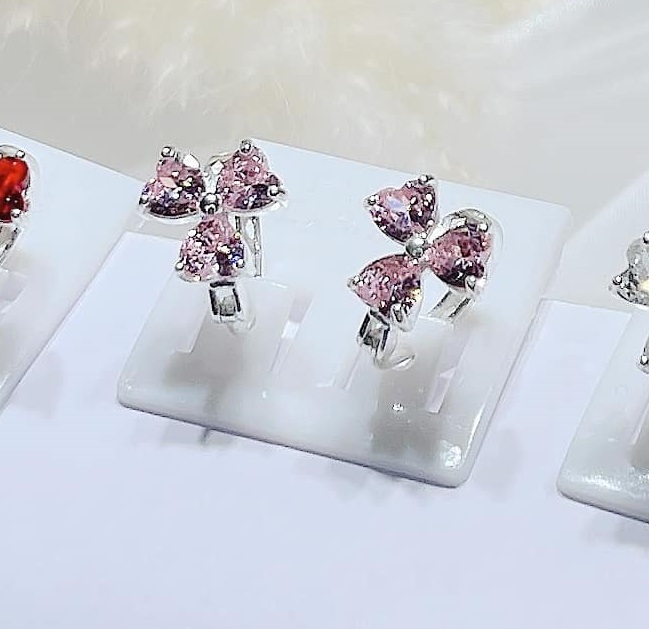 Bông tai bạc trẻ em hình cỏ 3 lá MS38
