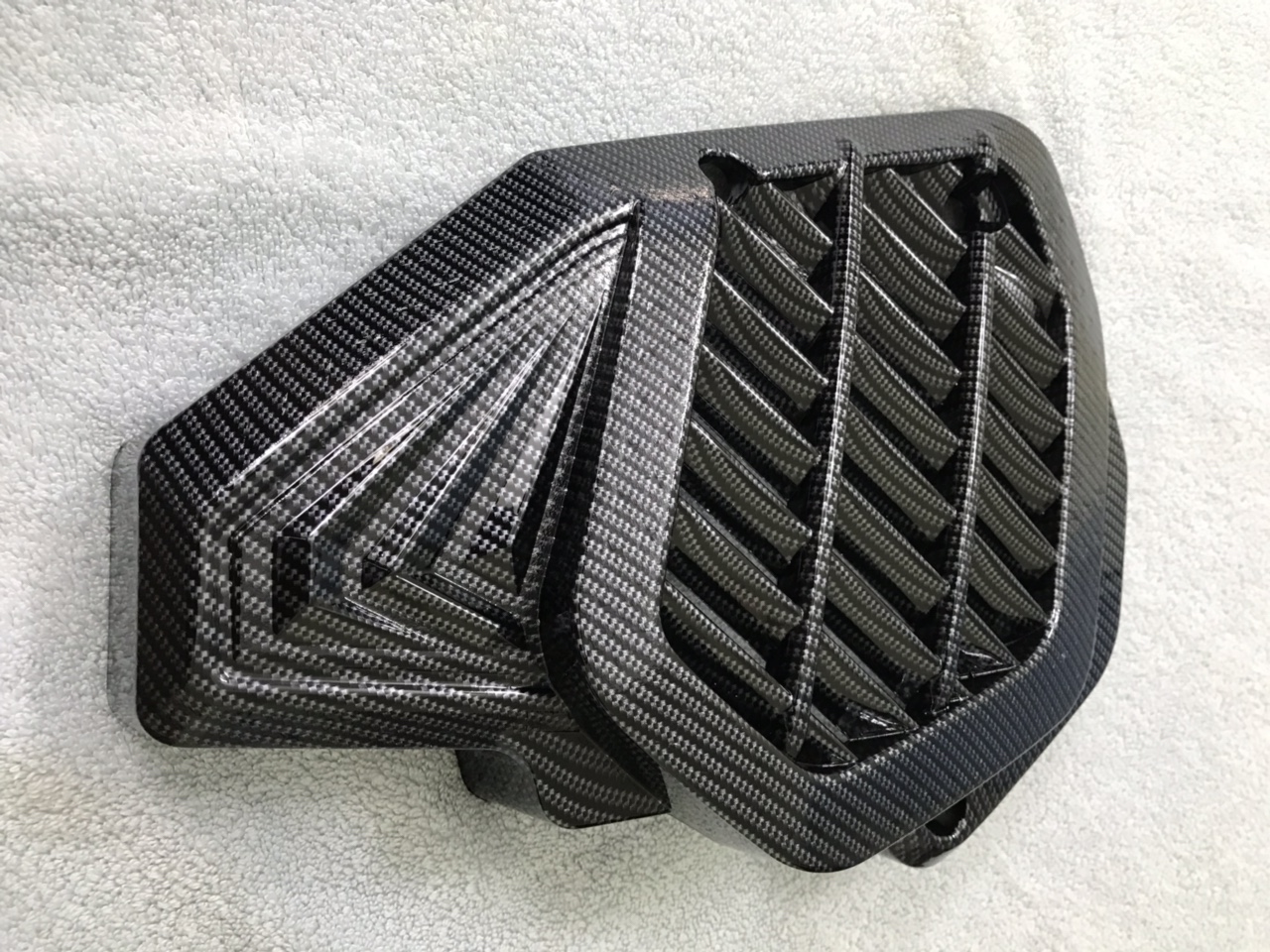 ỐP QUẠT GIÓ XE PCX SƠN CARBON 125-150 2017- 2019 SUPERMARKET QUỐC BẢO