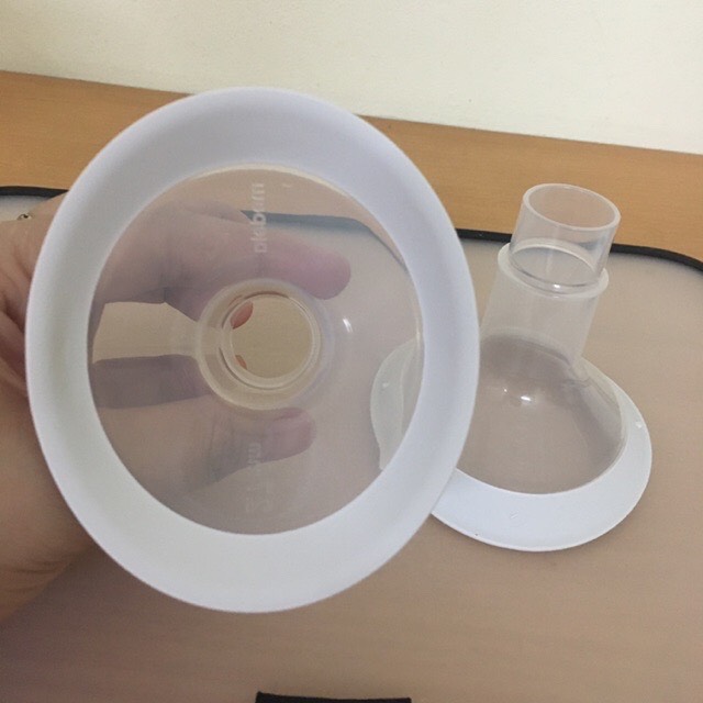 Phễu máy hút sữa medela vành mềm flex( đơn giá 1 cái)