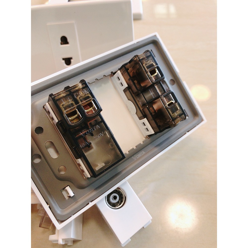 Mặt Vonta, hạt ổ cắm, công tắc Vonta V04 SERIES