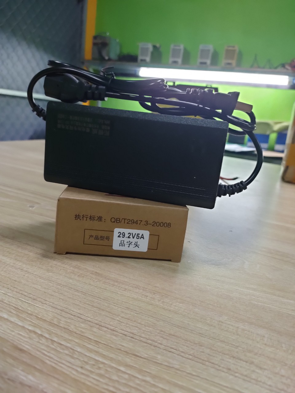 Bộ sạc Pin Lithium 29.4V5A ( Cho hệ 24V 7 cell 3,7V pin Lipo )