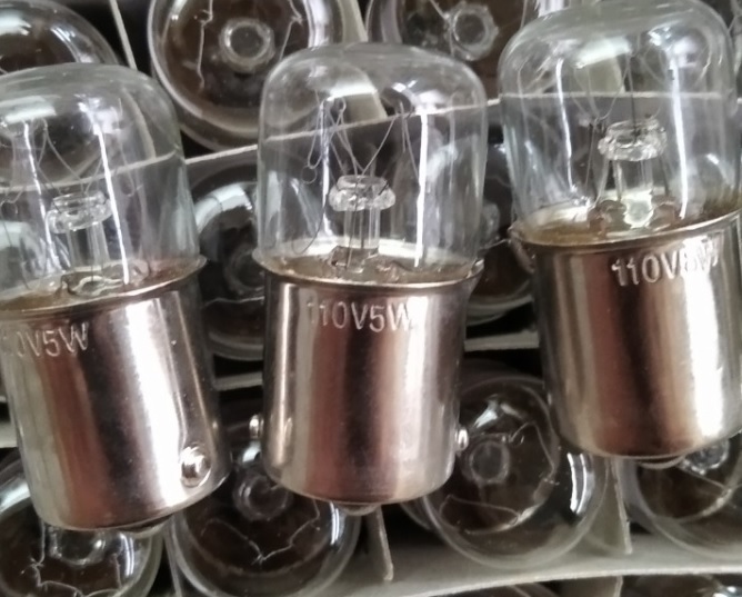 Bóng Đèn Sợi Đốt 110V 5W Đuôi Gài 15mm TIẾP XÚC ĐƠN BA15S