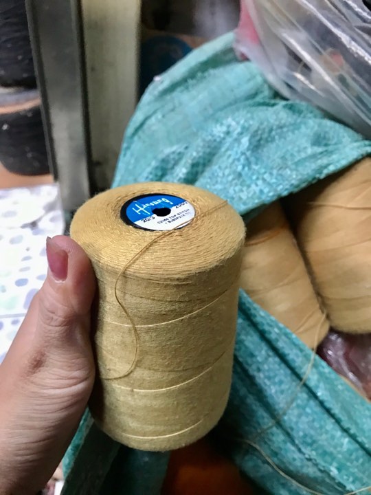 2 cuộn Chỉ sợi to may đồ jean
