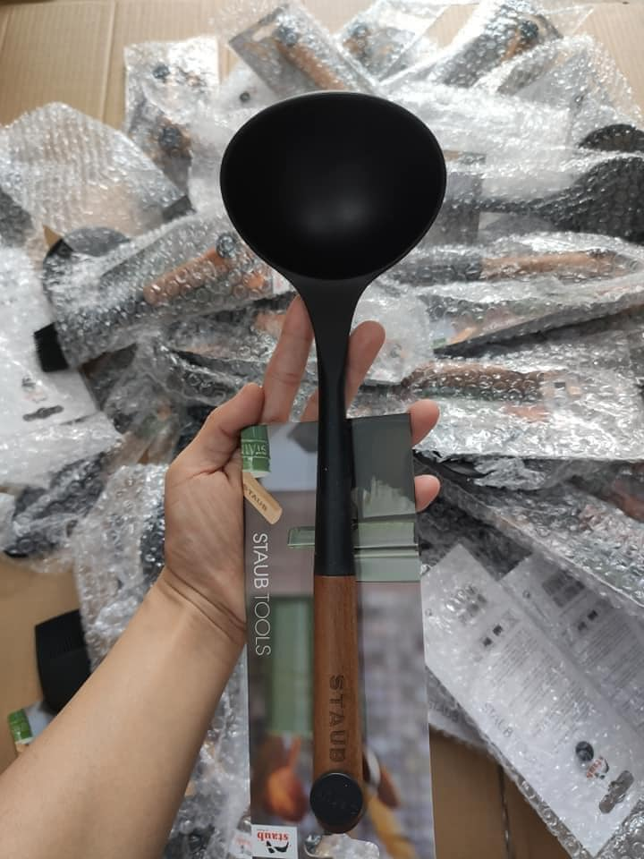 Dụng cụ nấu ăn silicon staub