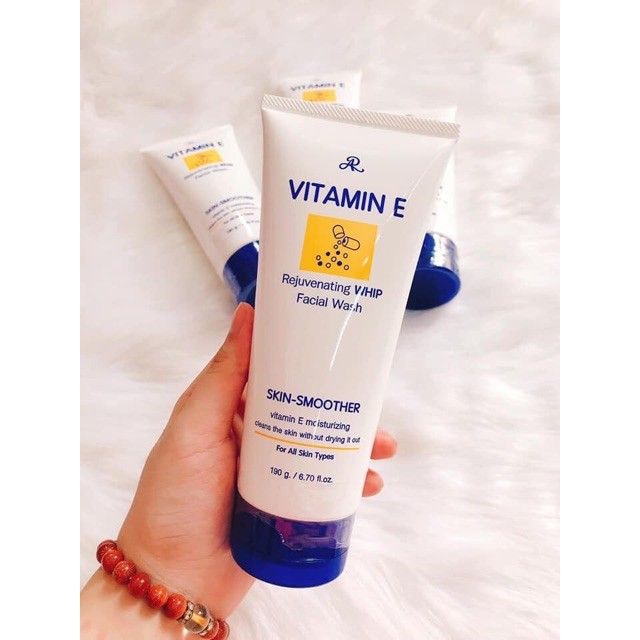 Sữa Rửa Mặt Từ Vitamin E  an toàn với mọi loại da đặc biệt rất phù hợp cho da nhờn mụn và bị lão hóa