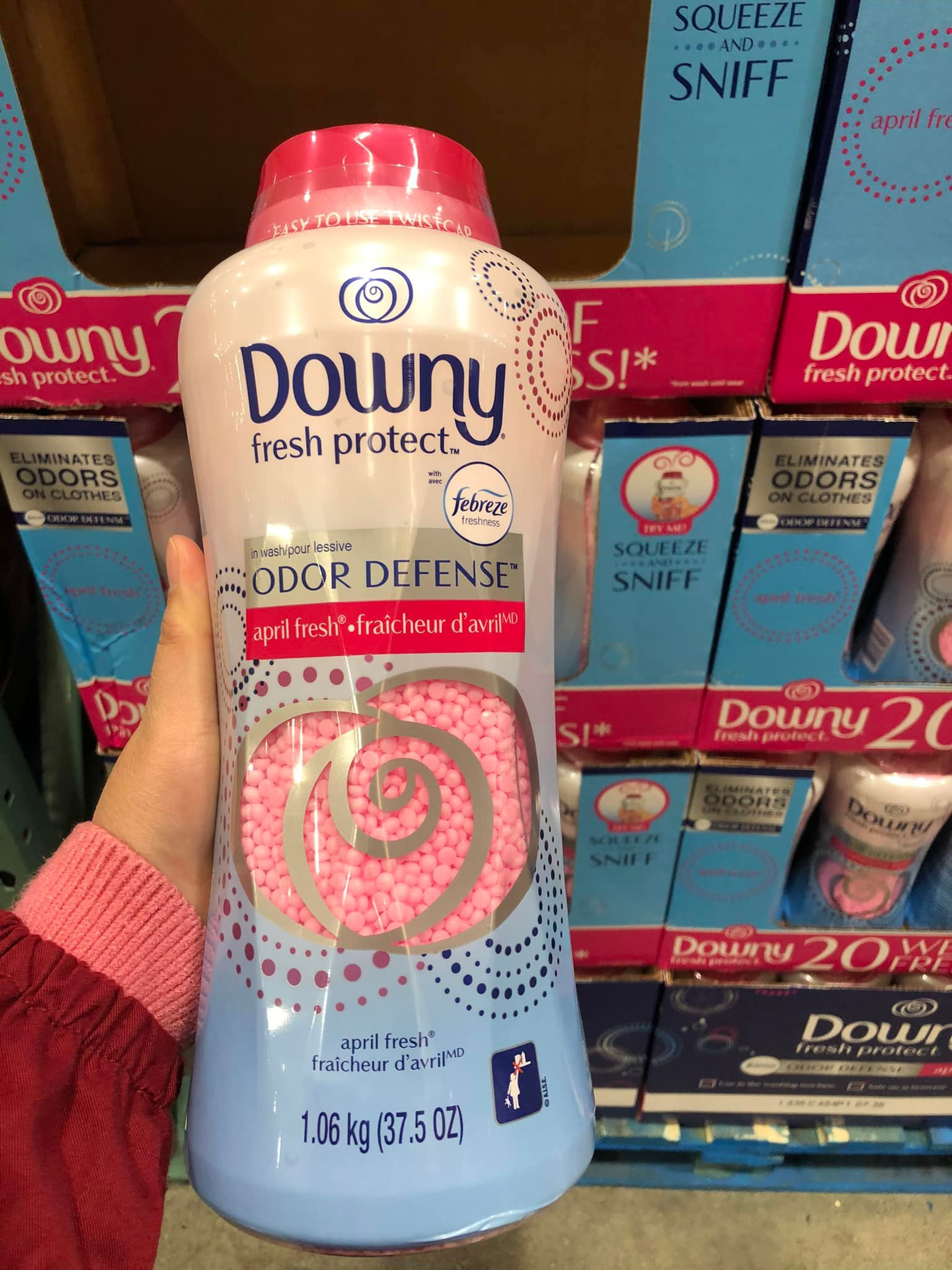Viên giặt xả vải Downy 1.06kg