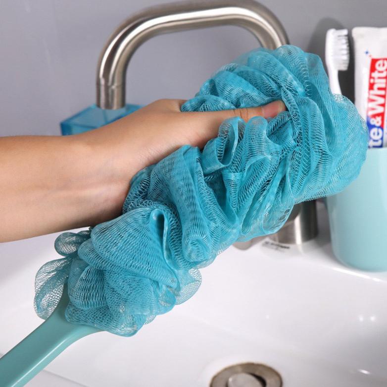 BÔNG TẮM CÁN DÀI CỌ LƯNG SIÊU SẠCH