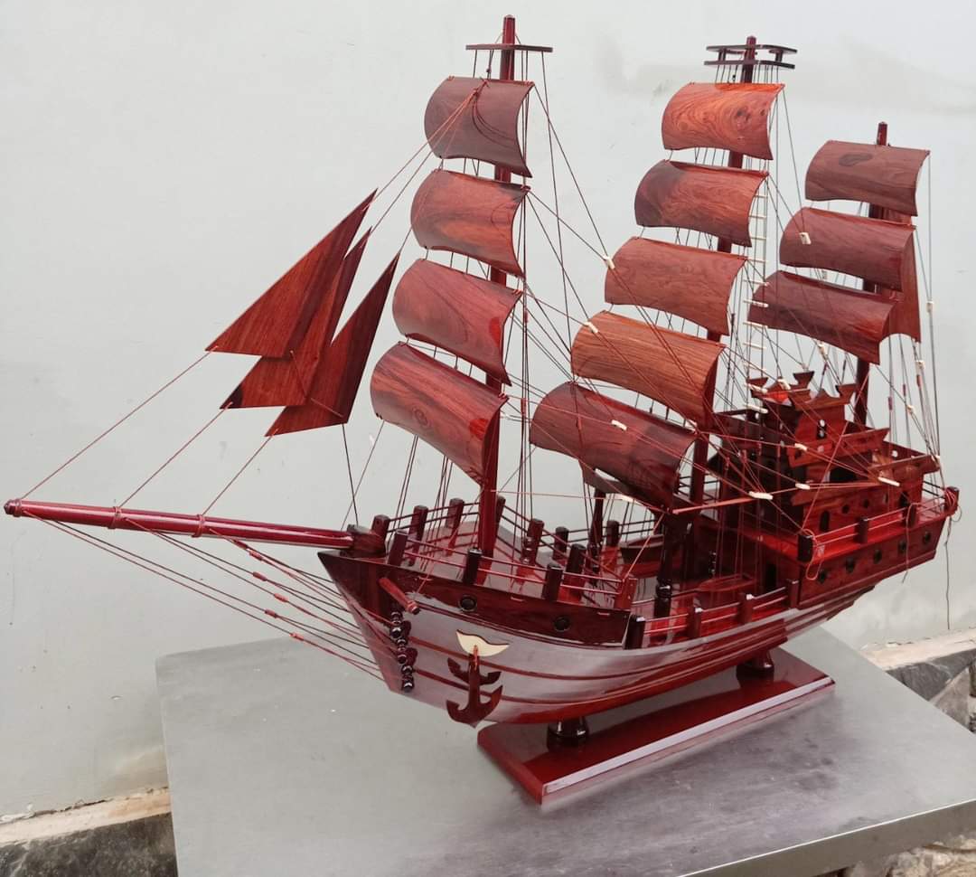 Thuyền gỗ cẩm thuận buồm xuôi gió ngang 80cm