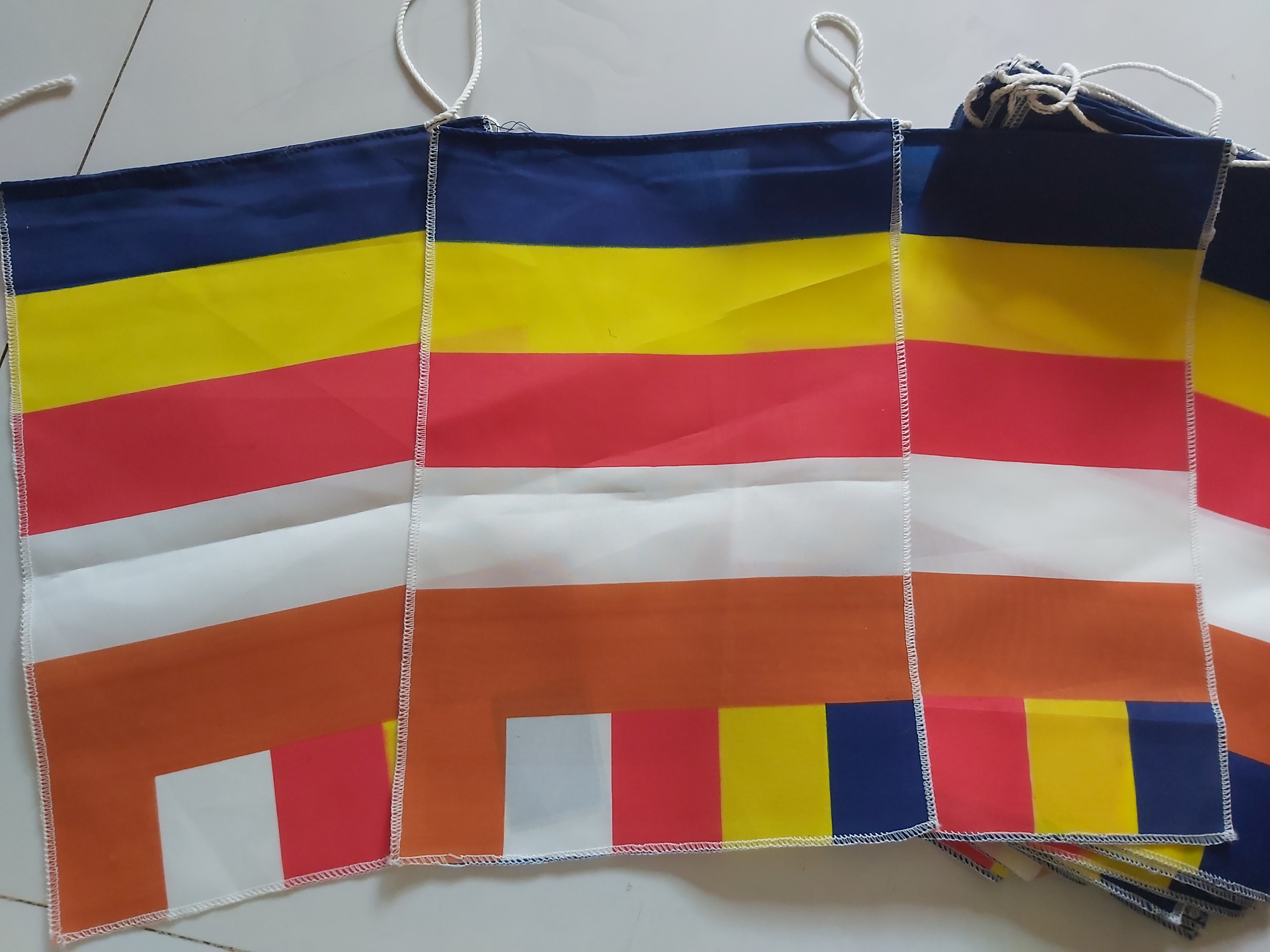 [HCM]Cờ dây Phật giáo ( dây 50 lá )