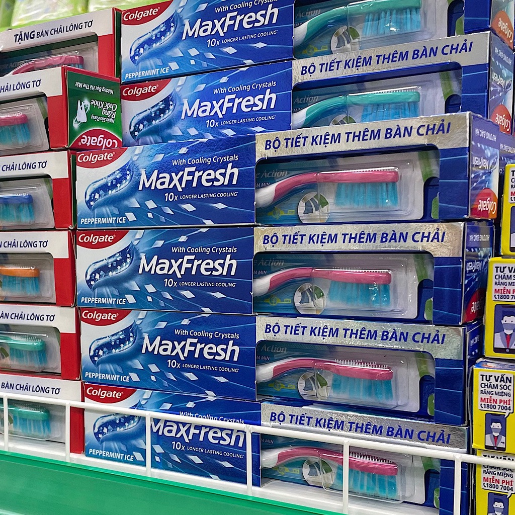 Tặng bàn chải Kem đánh răng Colgate Maxfresh 230g