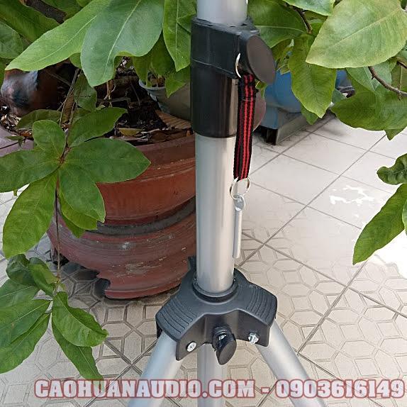 Bộ 2 chân loa sân khấu bạc