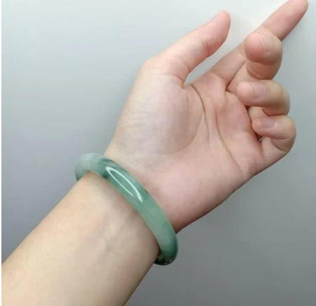 [HCM]Vòng Tay Đá Cẩm Thạch Màu Tự Nhiên Được Tư Vấn Side Hàng Chụp Thực Tế Như Hình 100%.