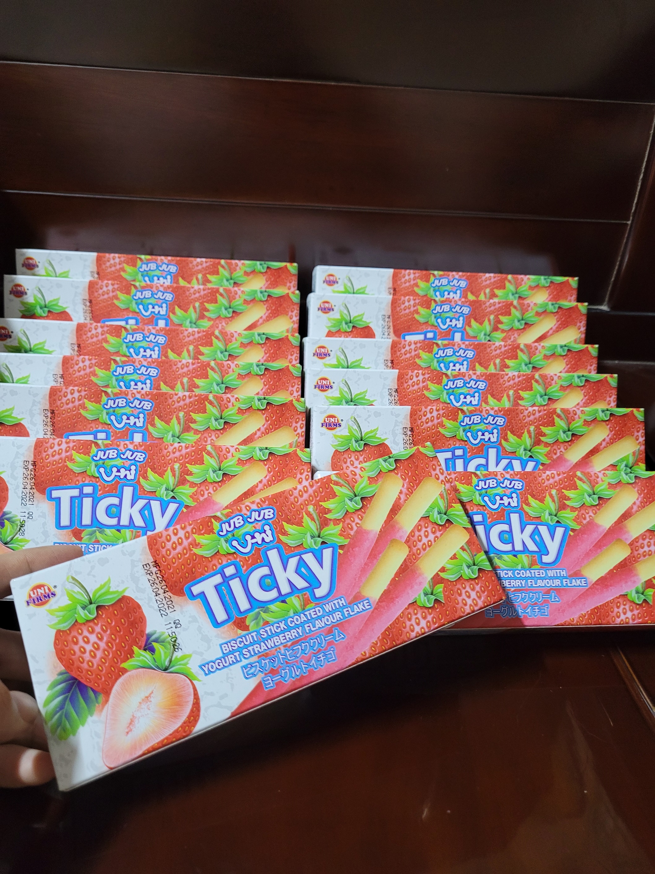 Bánh Que Ticky Thái Lan (3 mùi) - Hộp 20g