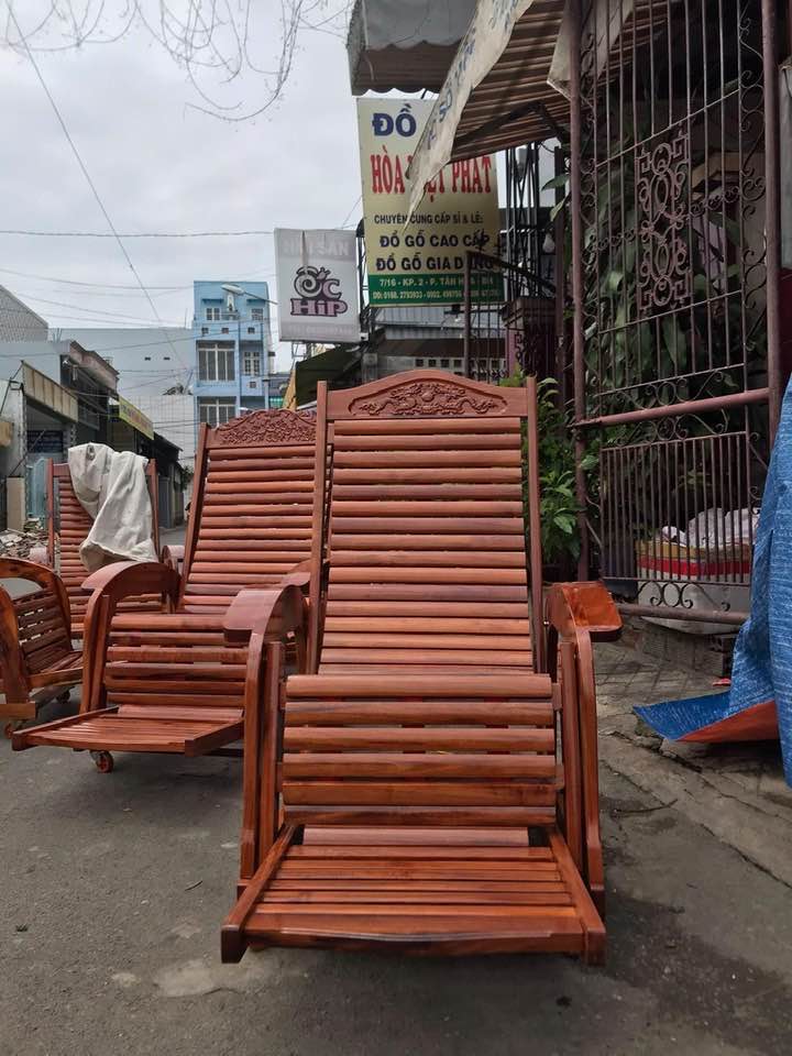 Wooden Lazy Chair with Car Wheels