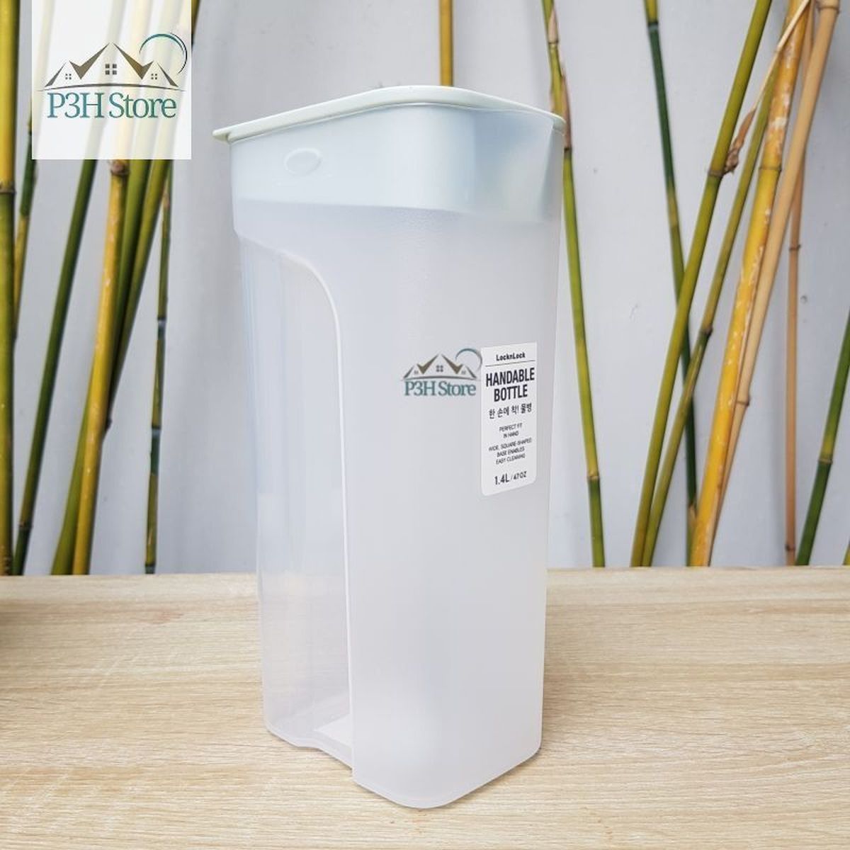 Bình đựng nước LocknLock Handle Bottle dung tích 1.4L HAP817
