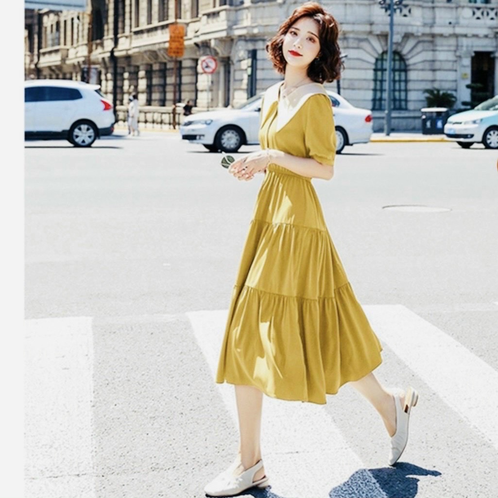 Đầm váy vàng tầng phối cổ trắng