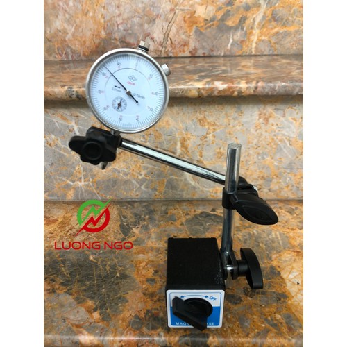 Giá cân biên và đồng hồ cao cấp