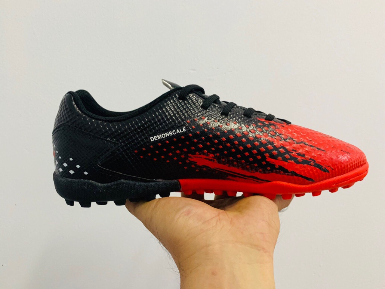 Giày Đá Bóng Predator (tặng tất chống trơn)