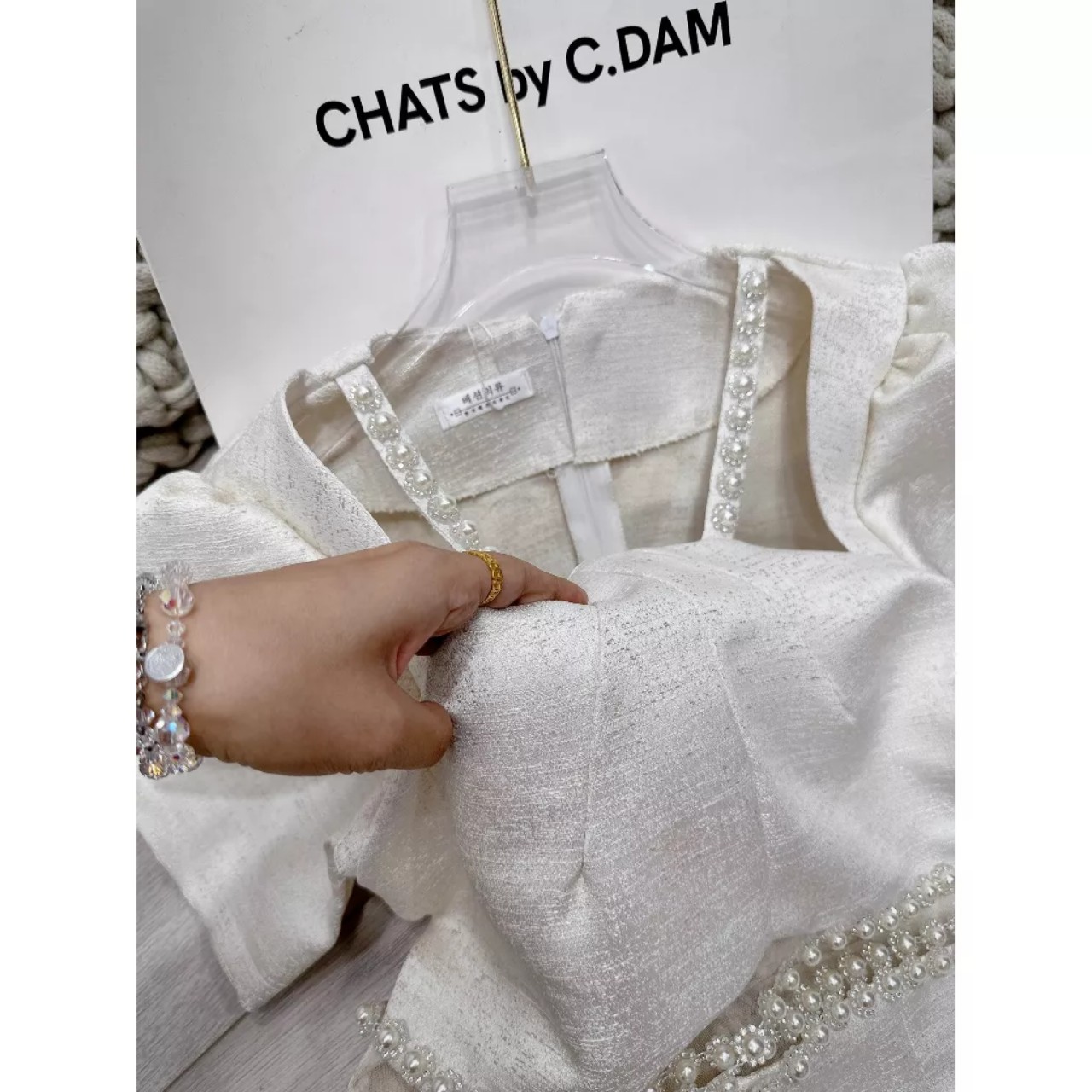 Váy gấm xốp thiết kế sang chảnh