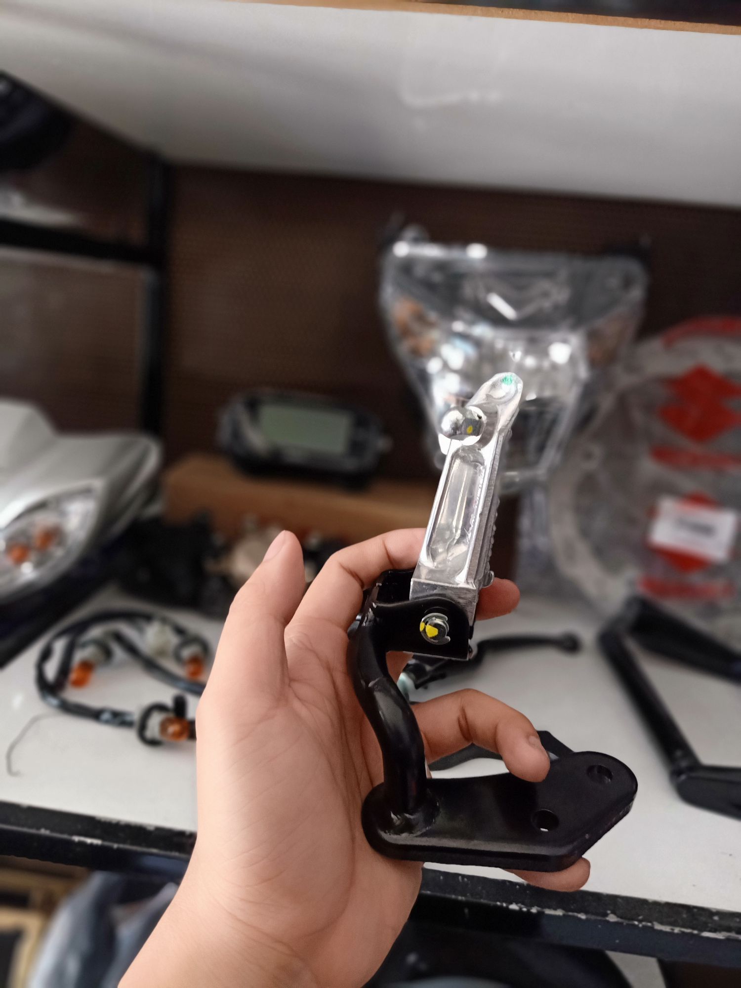 gác chân trước bên trái satria fi raider fi