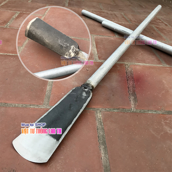 Thuổng lưỡi cong cán dài 110cm chắc chắn