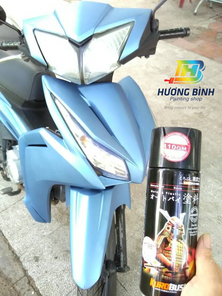 Sơn xịt Samurai màu Xanh Băng Giá - H198 (cần sử dụng với nền màu Bạc mới lên được màu chuẩn và đẹp)