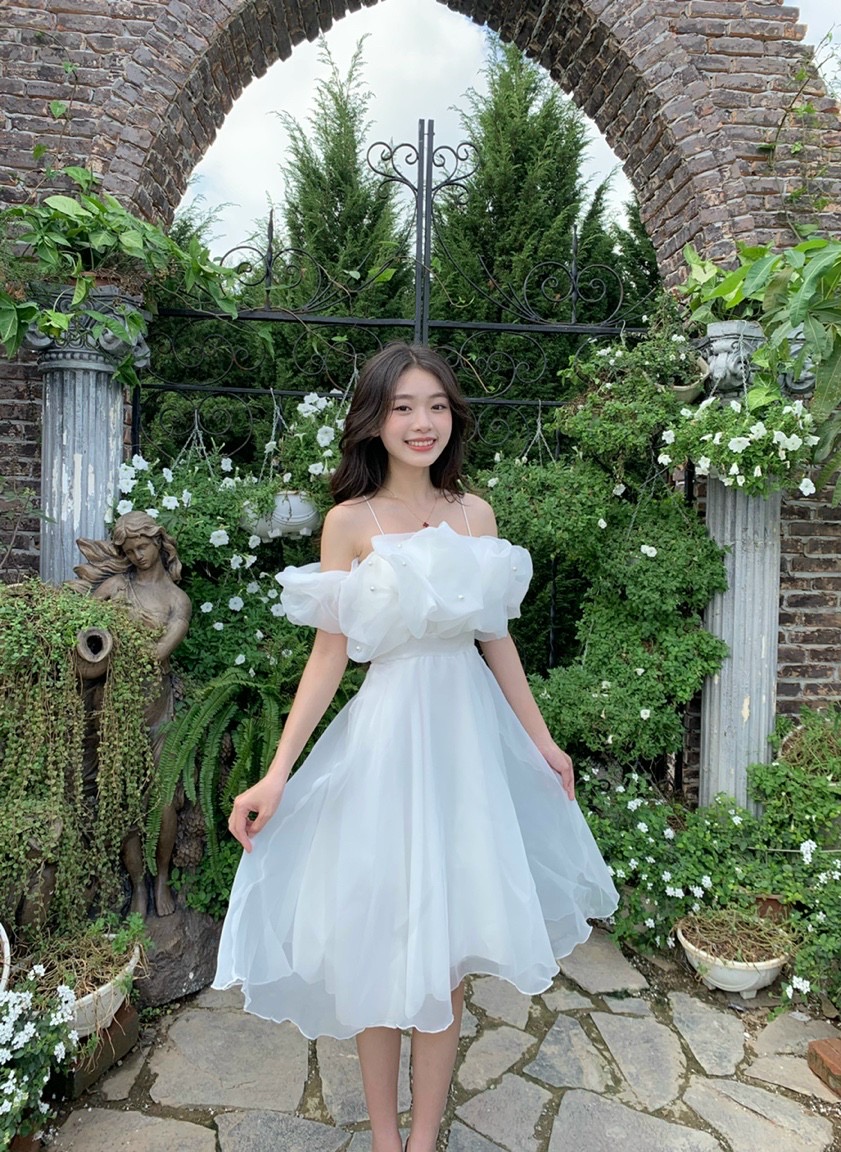 Đầm trễ vai công chúa đính ngọc Jasmin
