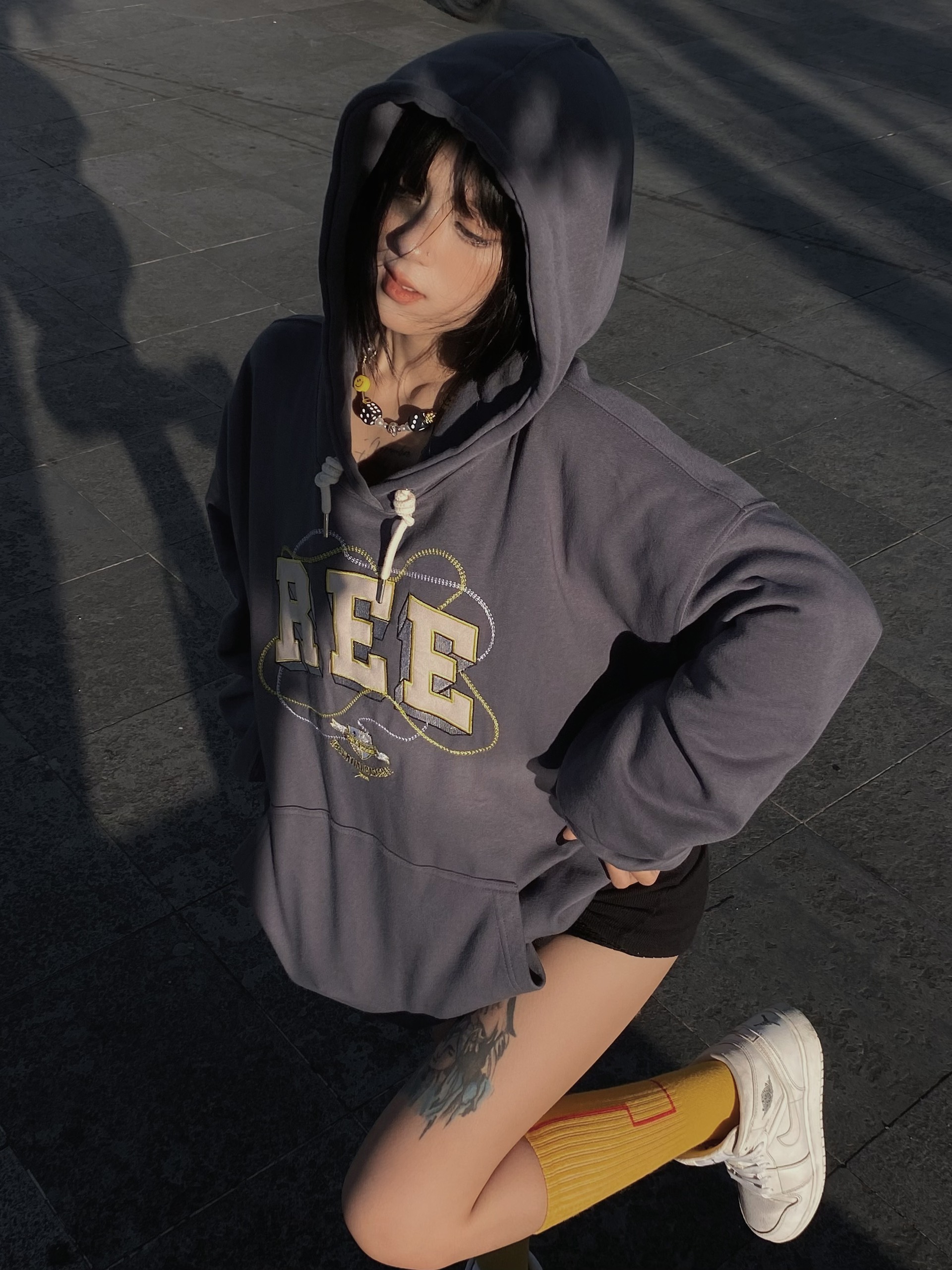 LOCAL BRAND REE - ÁO HOODIE BASIC THÊU DA MÀU XÁM