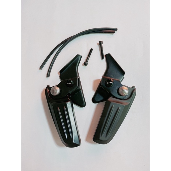 Cặp gác chân sau Vespa Sprint màu đen nhám, hàng đẹp sắc nét phụ kiện như hình