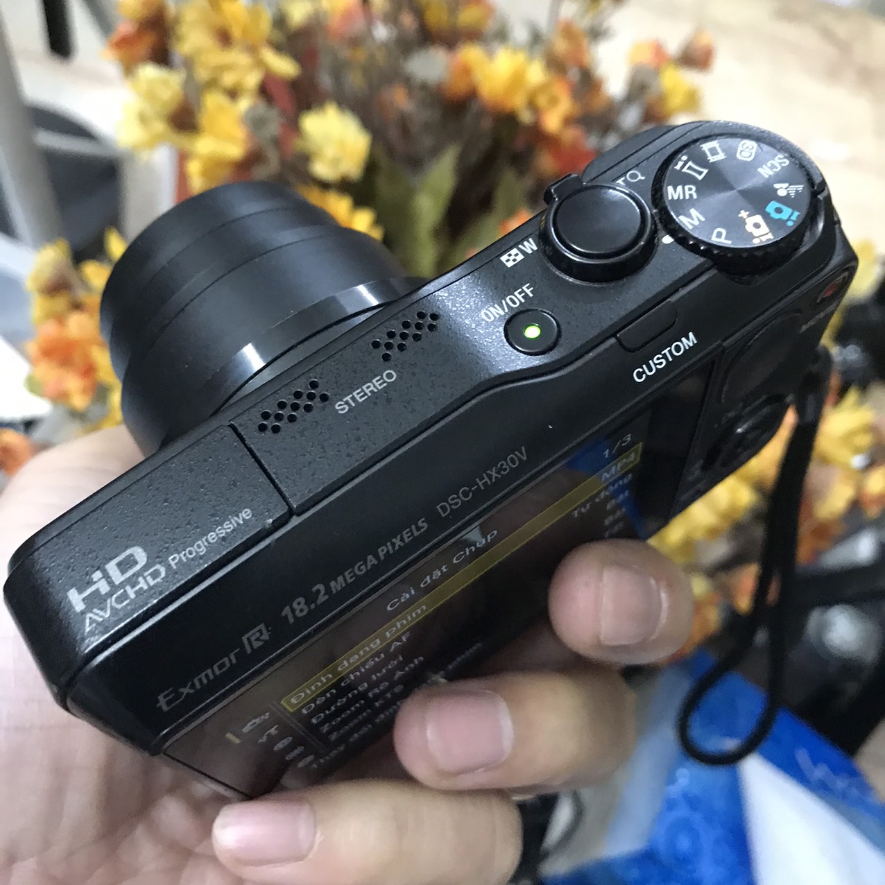 Máy ảnh Sony HX30V có wifi