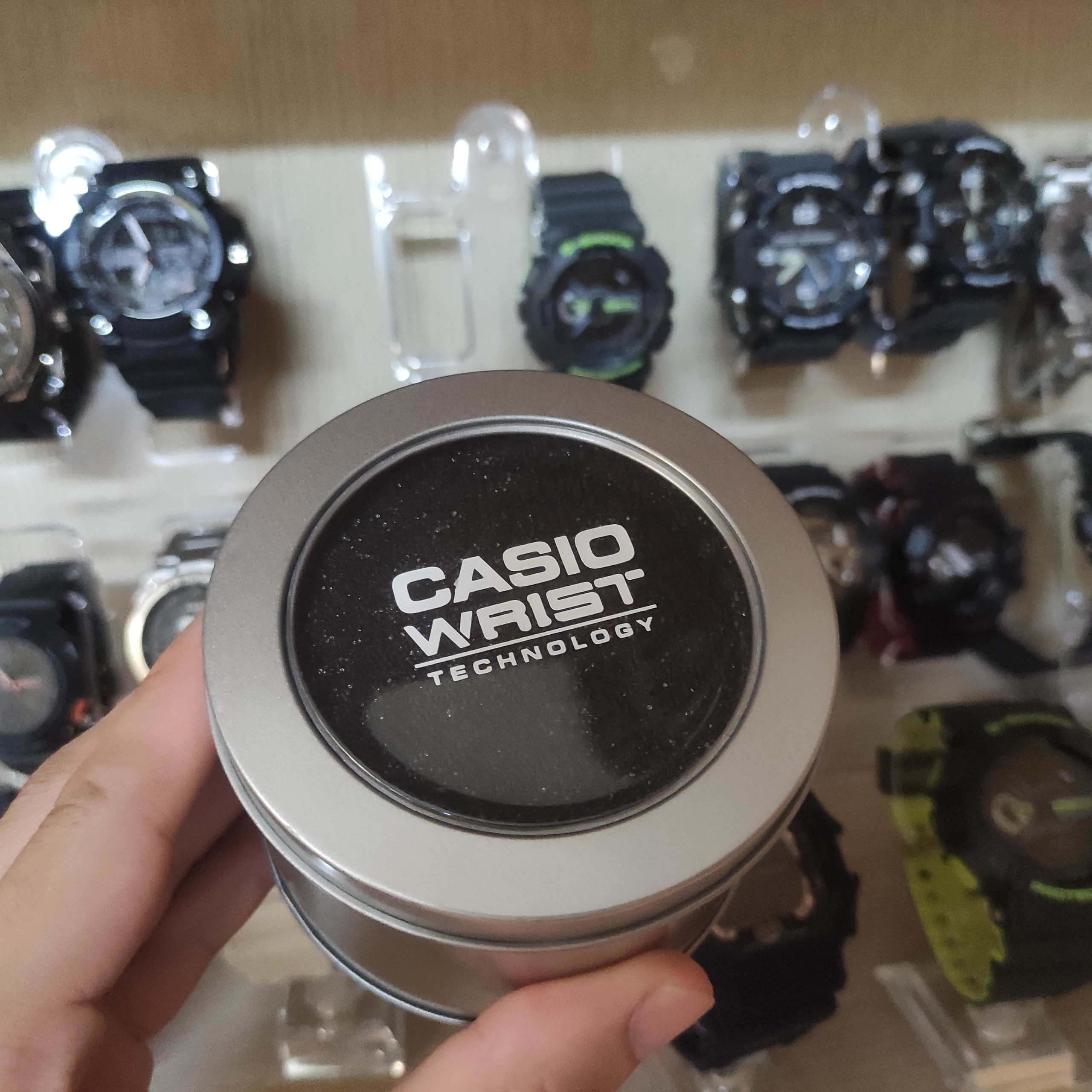 Hộp đồng hồ Shock tròn cao cấp