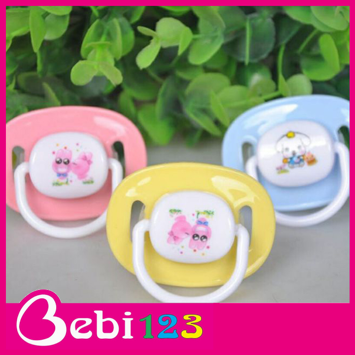 Núm Ty Giả Có Nắp Đậy Vệ Sinh Cho Bé Yêu