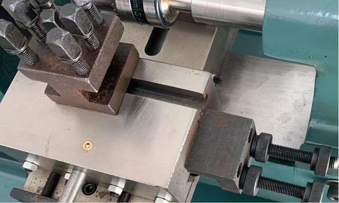 MÁY TIỆN MINI ĐỂ BÀN AK-32