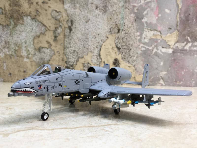 [HCM]Mô hình Máy bay cường kích  A-10  1:100