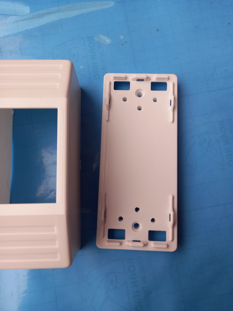 ỐP BẢO VỆ CHO CB CỠ TRUNG